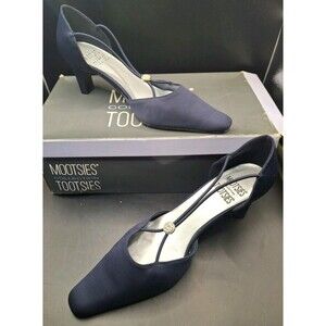 Mootsies Tootsies Pump Women Size 6.5 Navy Lace Movenisa